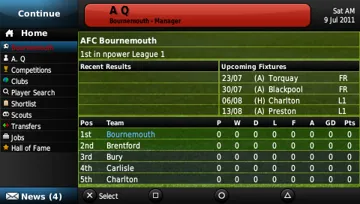 Football Manager Handheld 2012 (EU) screen shot game playing